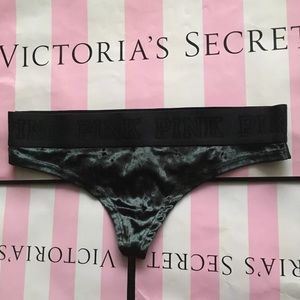 🔥MOVING SALE🔥 (XS) PINK VS Black Velvet Thong
